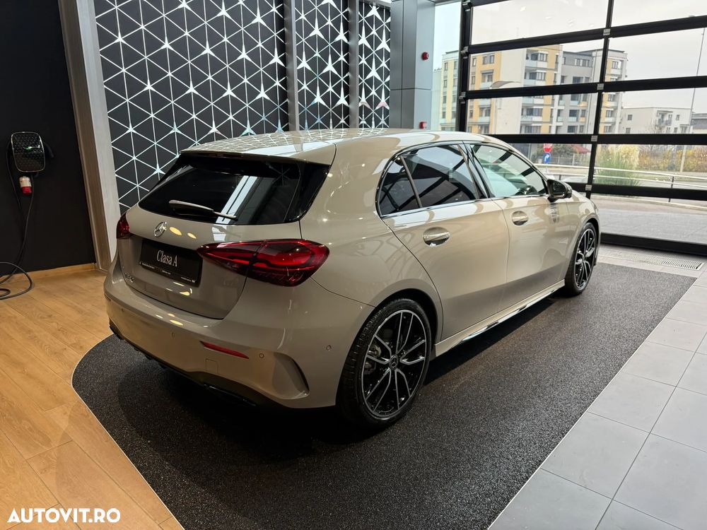 Mercedes-Benz A 200 MHEV 7G-DCT Sedan - 4