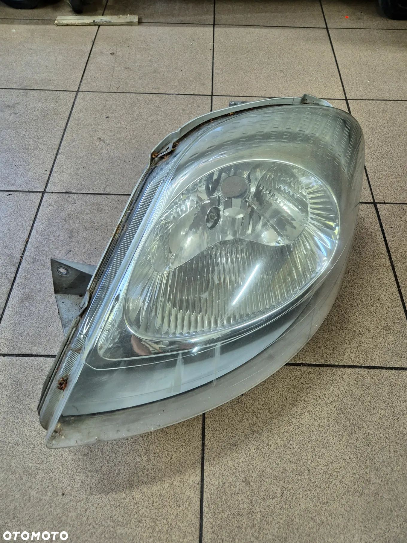 LAMPA LEWA EU TRAFIC PRIMASTAR VIVARO  01-06r. - 1