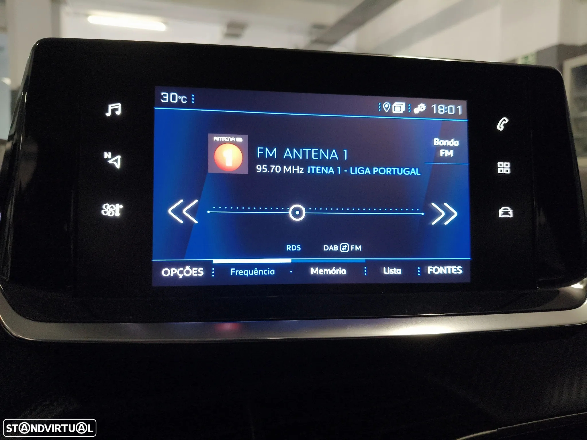 Peugeot 2008 1.2 PureTech Active Pack EAT8 - 28