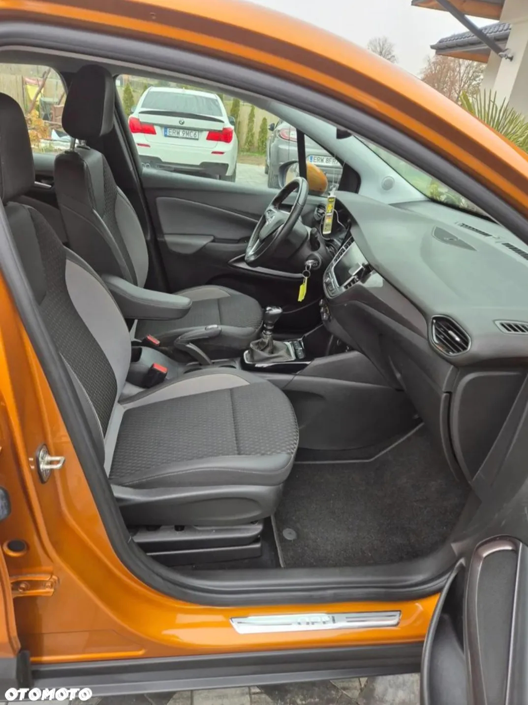 Opel Crossland X - 11