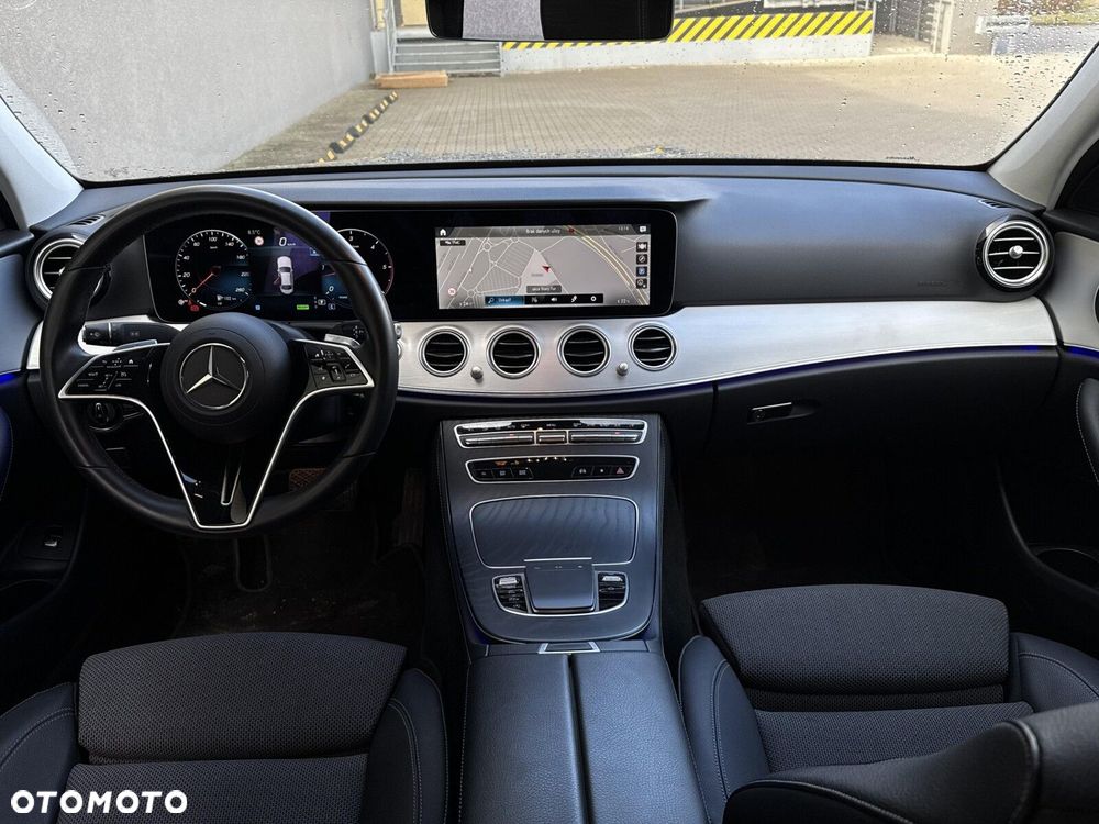Mercedes-Benz Klasa E 220 d 4-Matic AMG/Avantgarde - 16