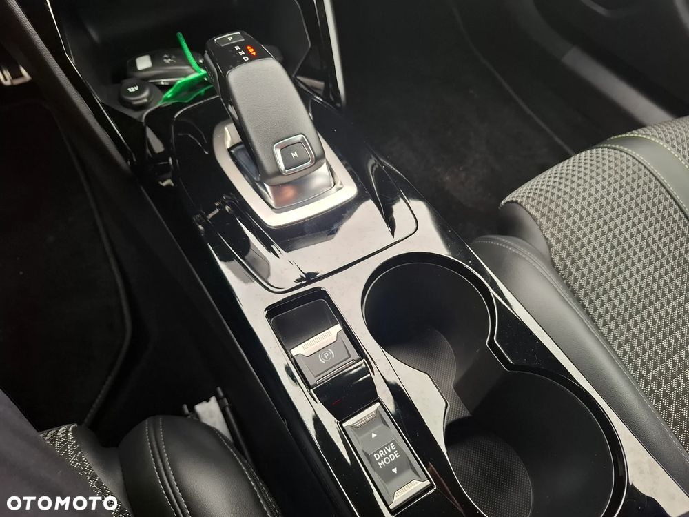 Peugeot 2008 1.5 BlueHDi GT Line S&S EAT8 - 29