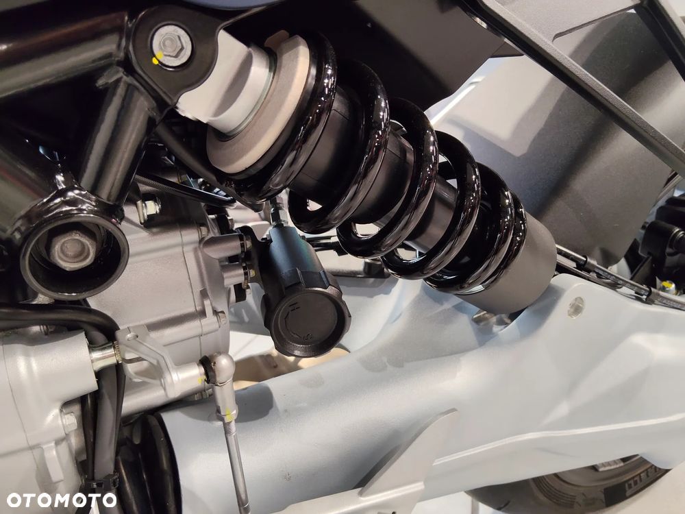 Moto Guzzi V100 Mandello - 15