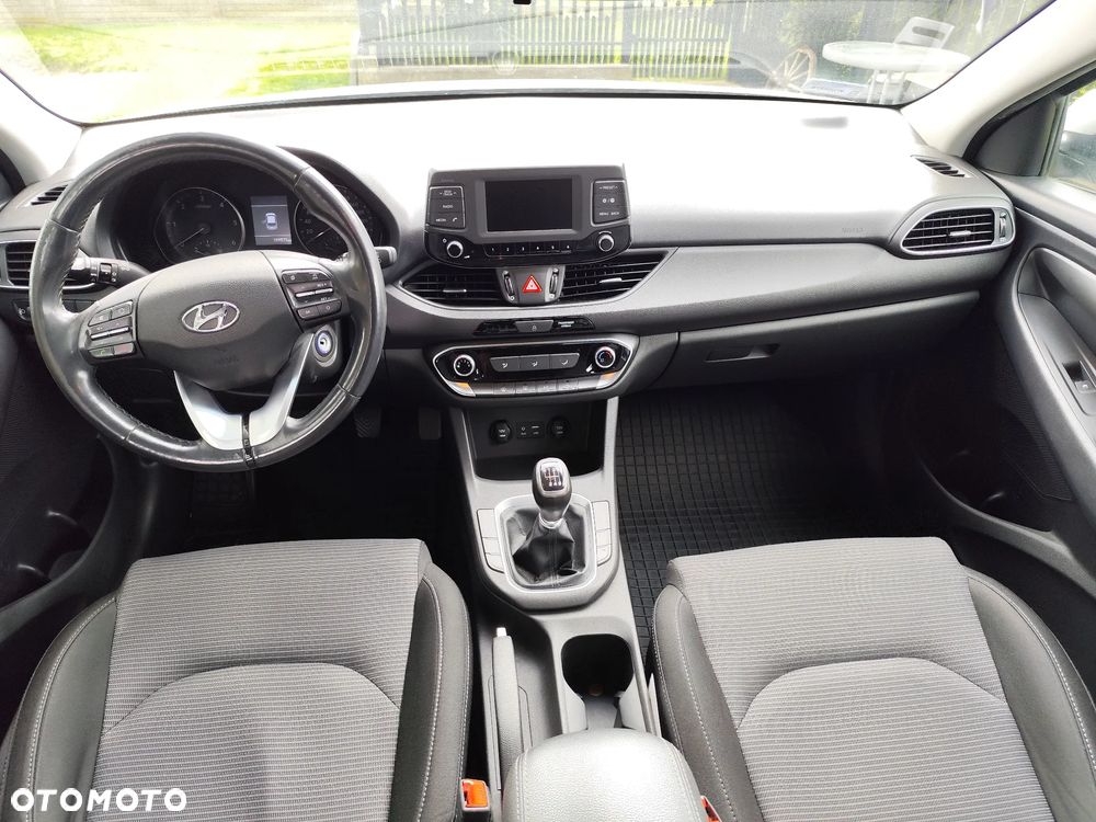 Hyundai i30 1.6 D Classic + - 11