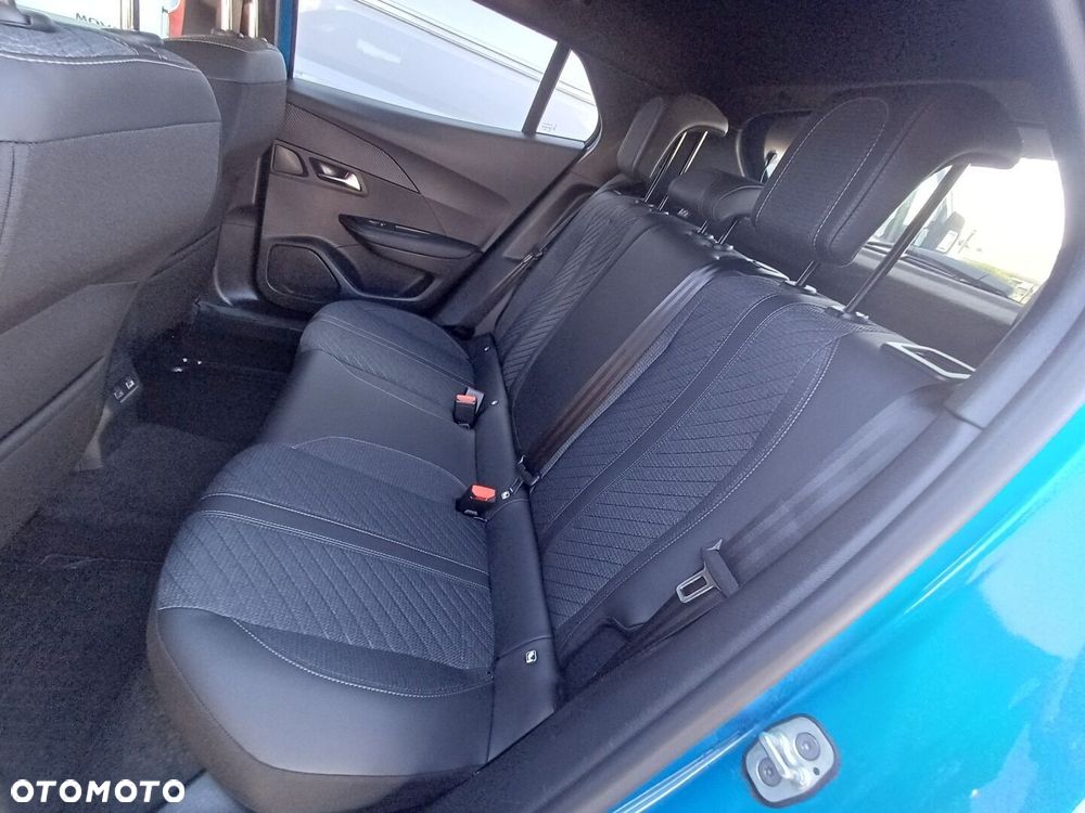 Peugeot 2008 1.2 PureTech Allure S&S EAT8 - 27