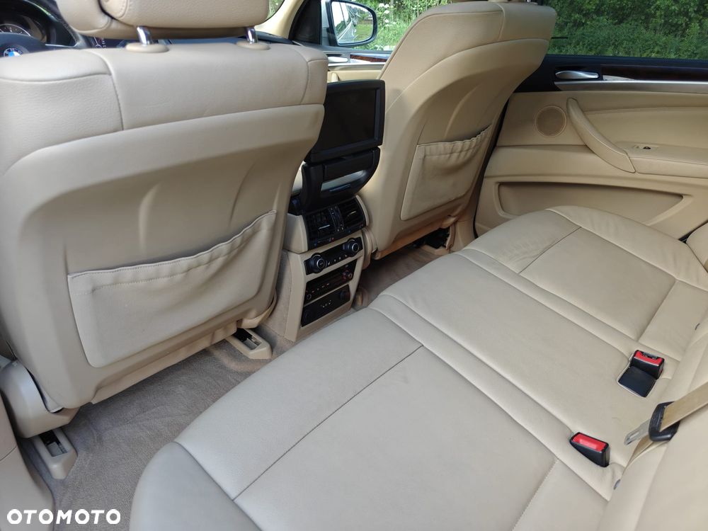 BMW X5 xDrive35i Edition Exclusive - 11