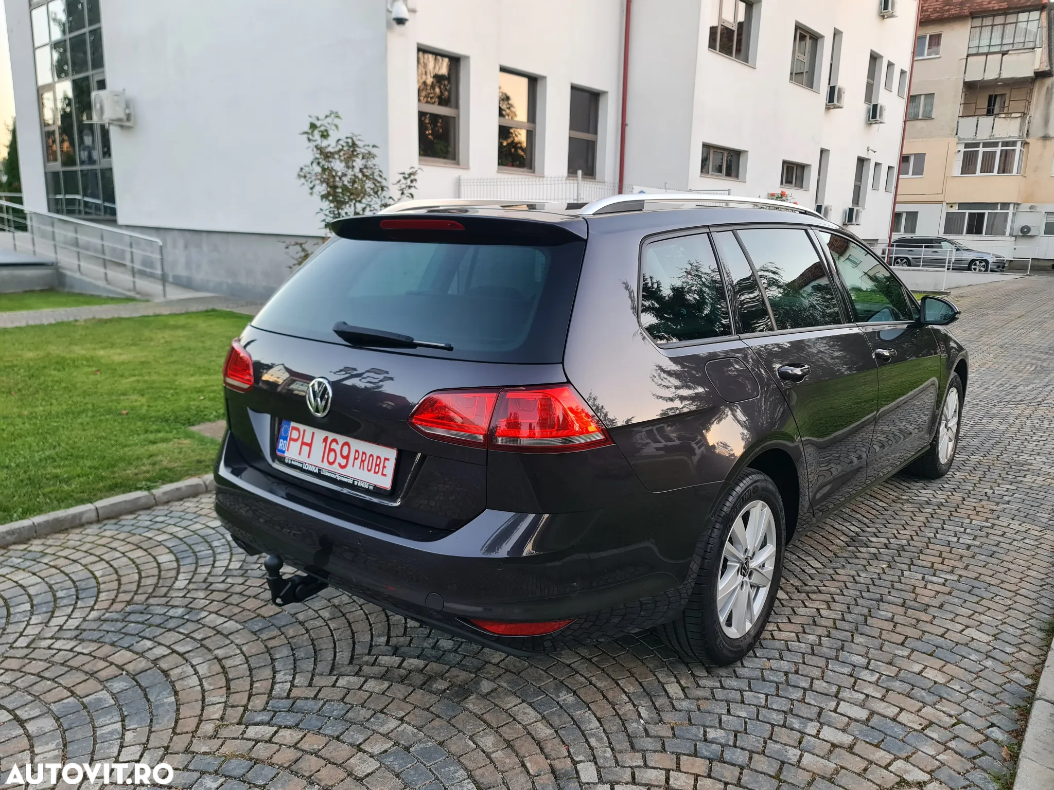 Volkswagen Golf 1.6 TDI 4Motion BlueMotion Technology Lounge - 8