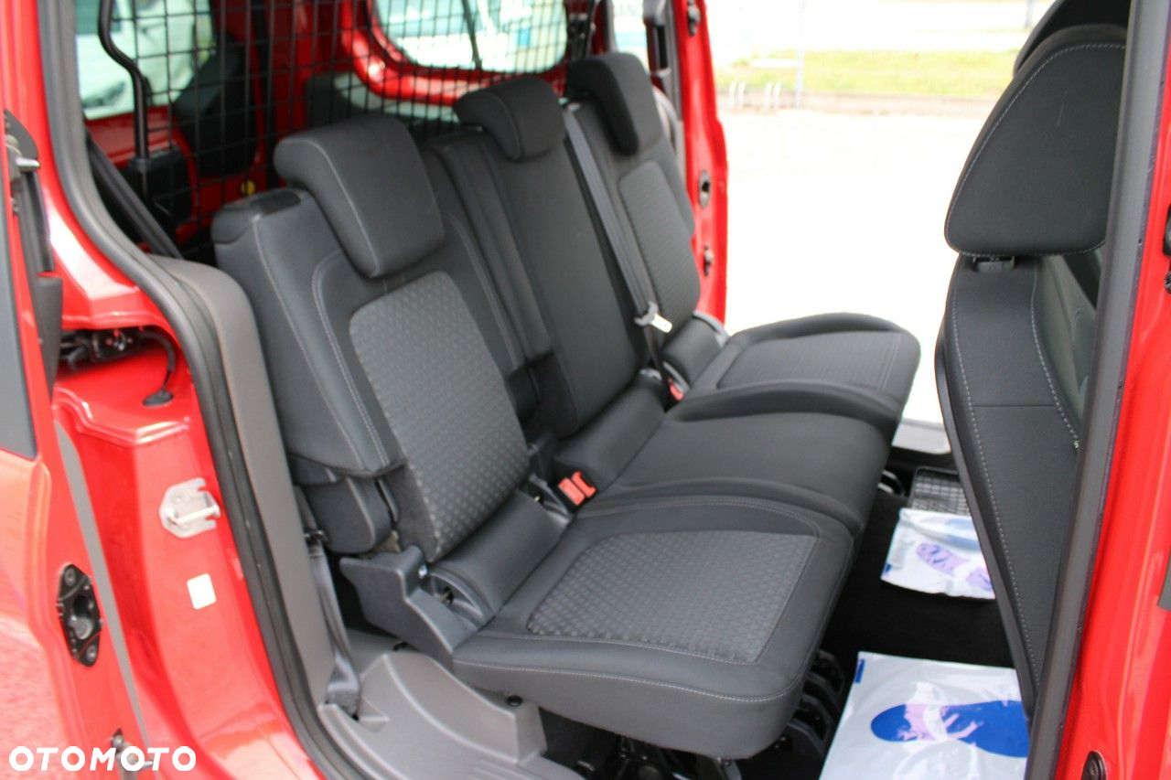 Ford Transit Connect - 19