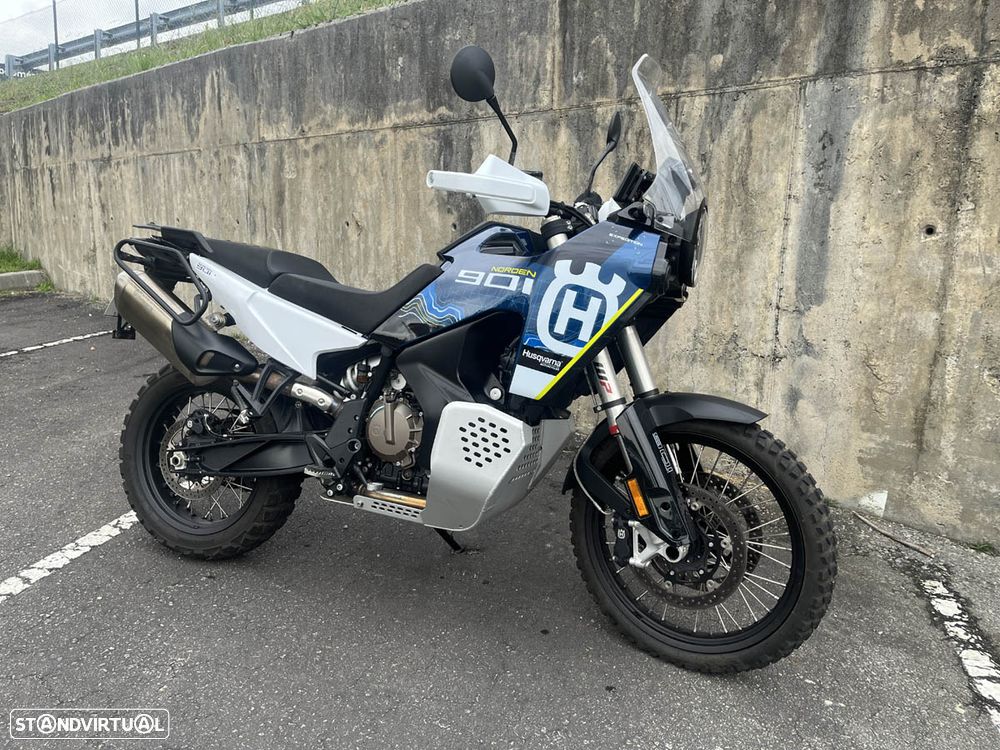 Husqvarna Norden 901 Expedition - 1