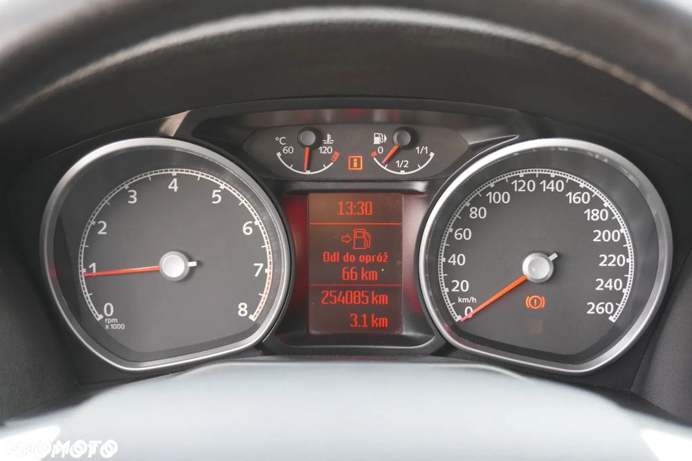 Ford Mondeo 2.0 Ghia X100 / X - 35