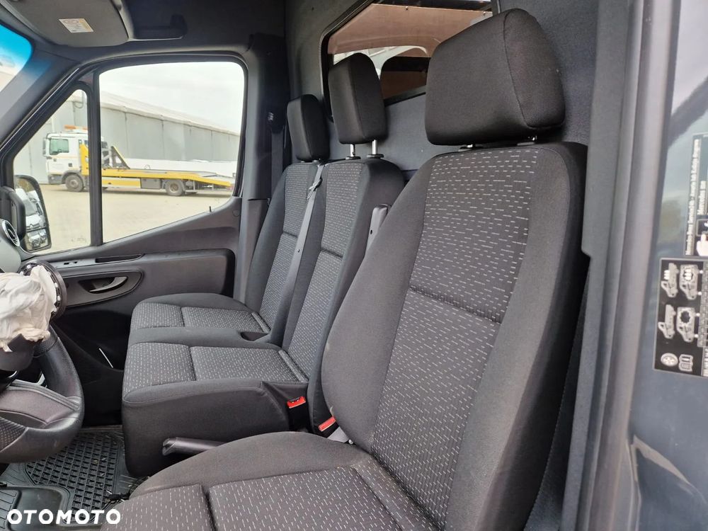 Mercedes-Benz 317 Sprinter - 16