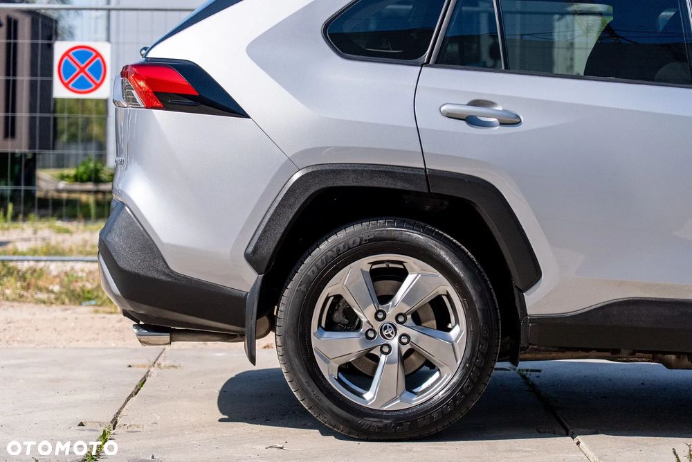 Toyota RAV4 - 8