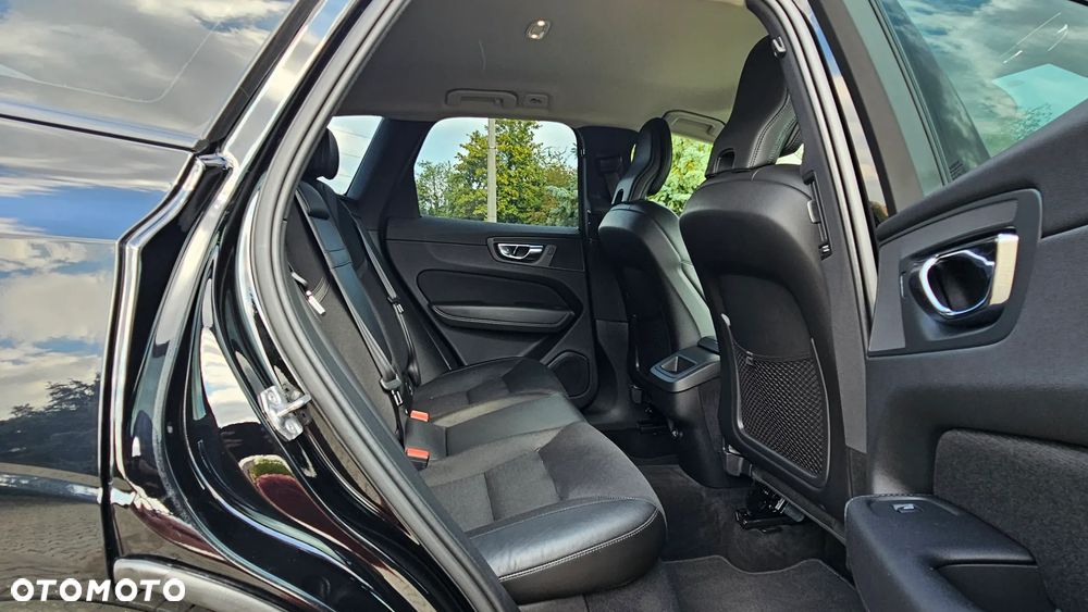 Volvo XC 60 D4 AWD Geartronic Momentum - 37