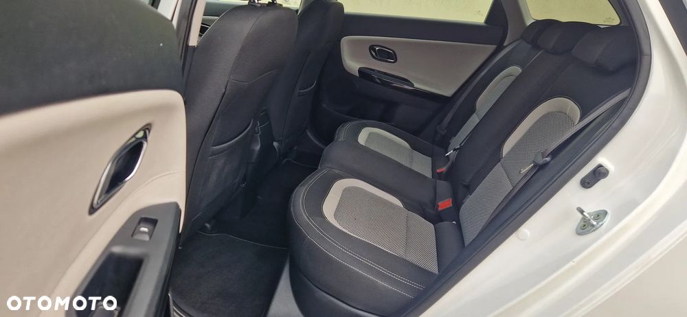 Kia Ceed 1.6 GDI Dream Team Edition - 13