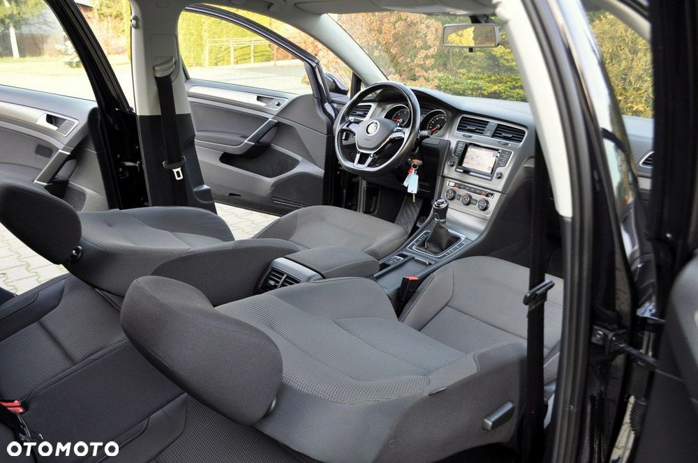 Volkswagen Golf - 23