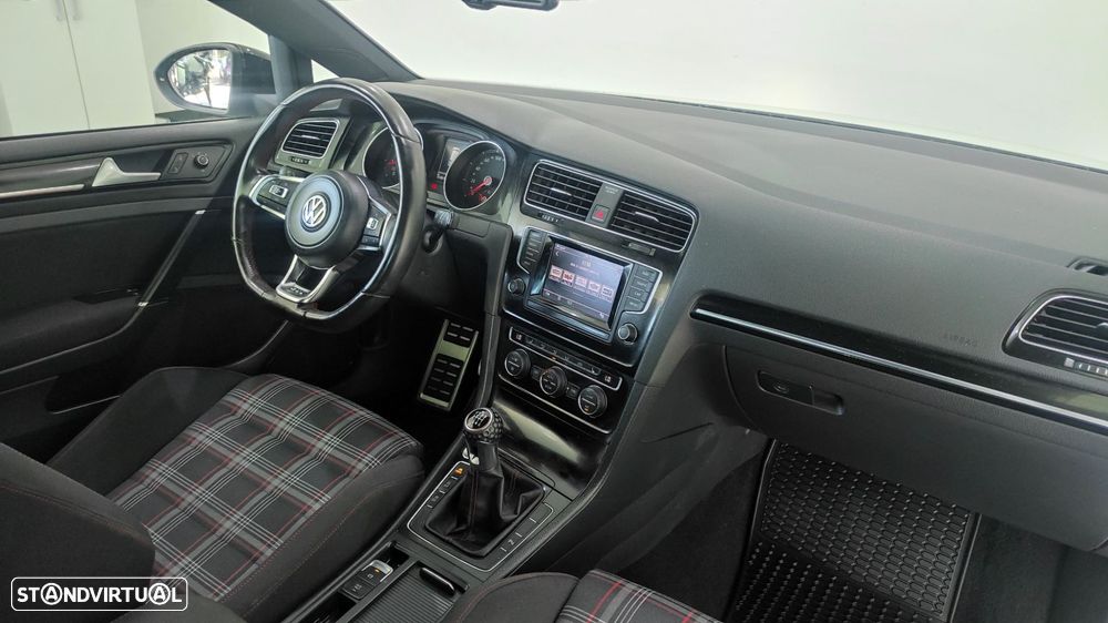 VW Golf 2.0 TSi GTi Performance - 23