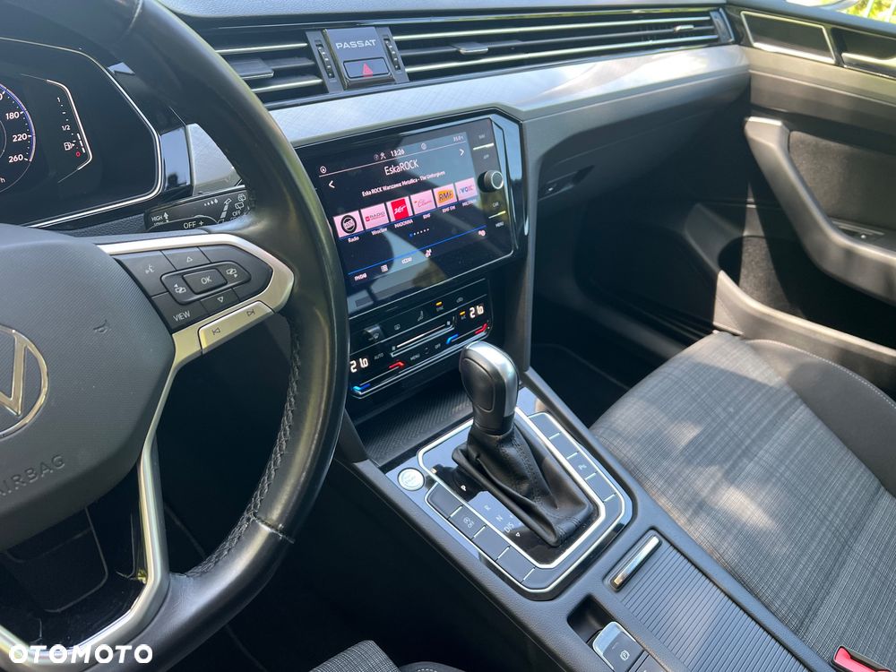 Volkswagen Passat Variant 1.5 TSI EVO Business DSG - 20