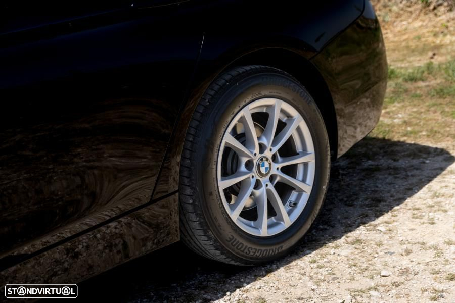 BMW 318 d Touring Auto - 12