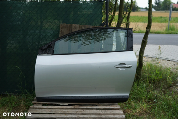 Drzwi przód przednie lewe Renault Megane III 3d TED69