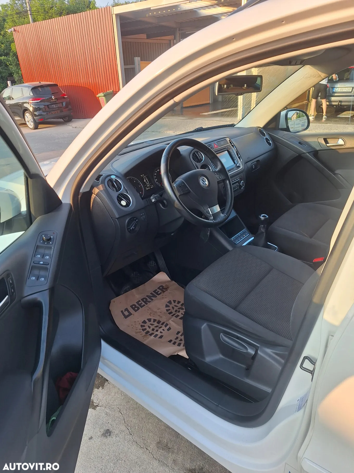 Volkswagen Tiguan 2.0 TDI 4Motion Sport & Style - 10