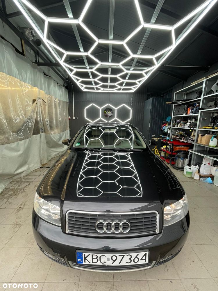 Audi A4 Limousine - 14