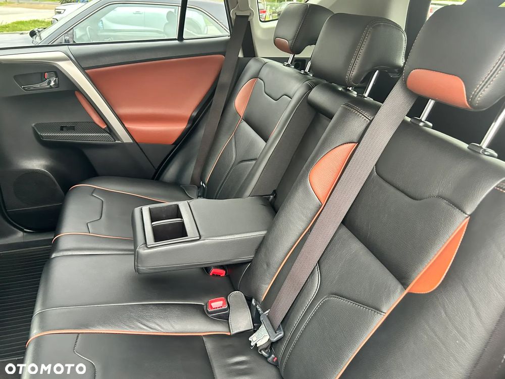 Toyota RAV4 - 6
