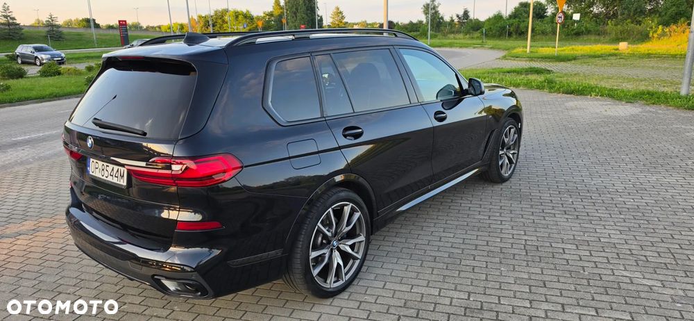 BMW X7 - 7
