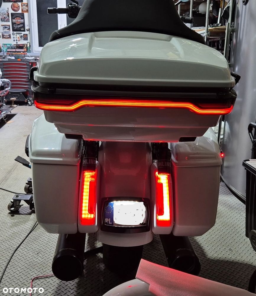 Harley-Davidson Touring Road Glide - 14