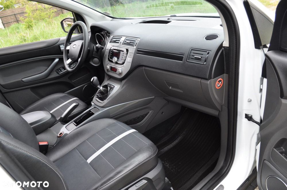 Ford Kuga - 11