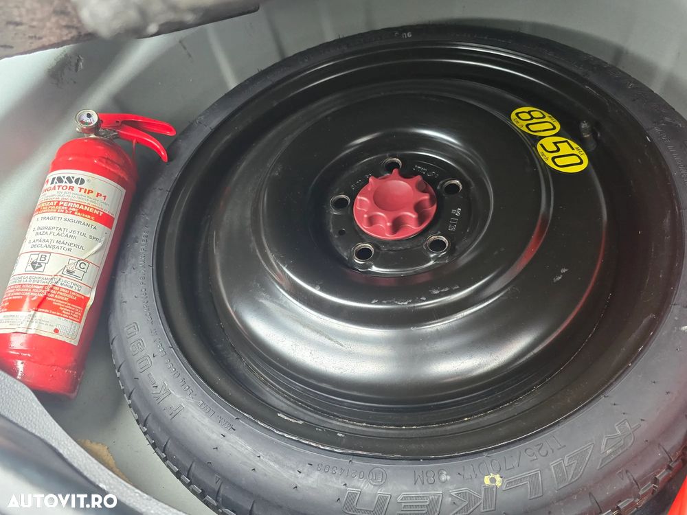 Toyota Corolla 1.8 HSD Business - 17