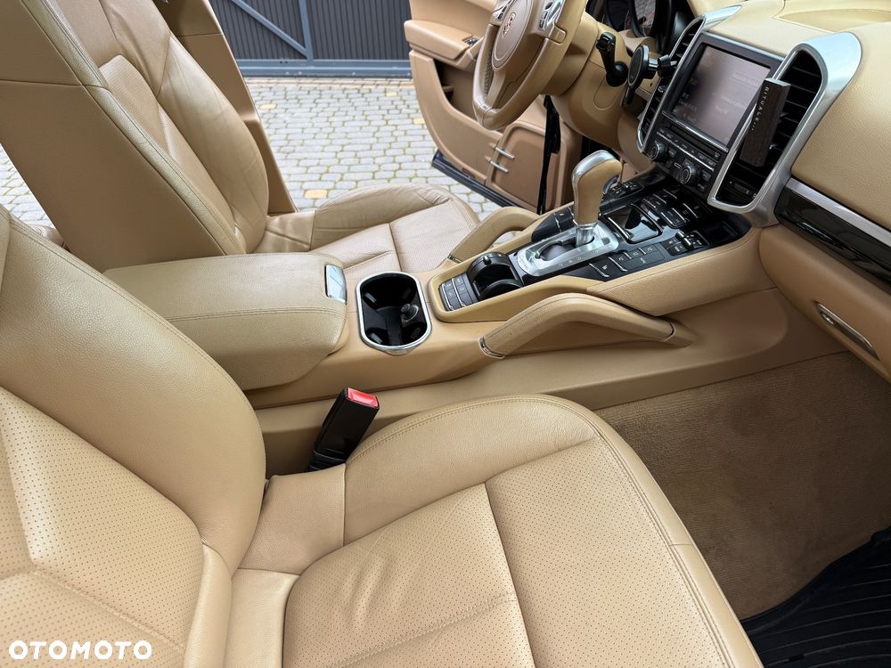 Porsche Cayenne - 27