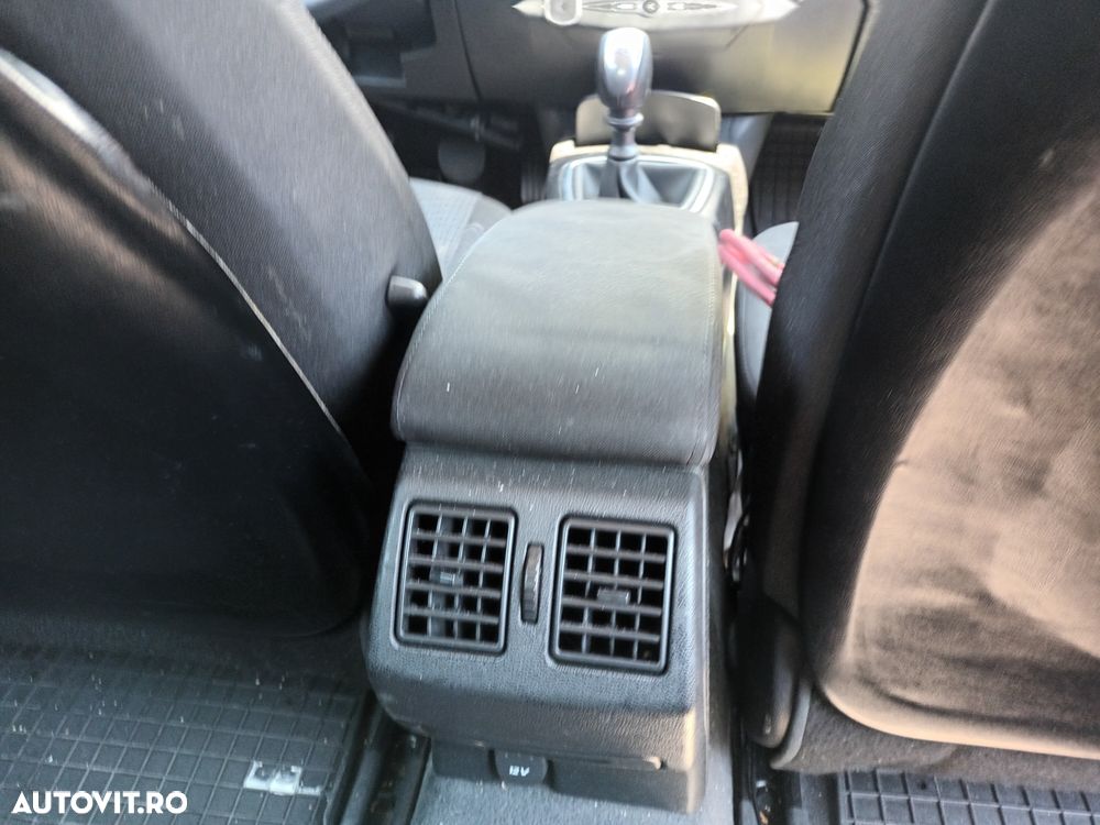 Dezmembrari  Renault LAGUNA 3  2007  > 0000 2.0 dCi (BT08, BT0K, BT0J - 11