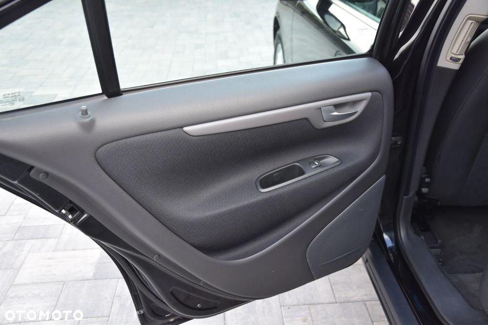 Volvo S60 2.5 T Kinetic - 19