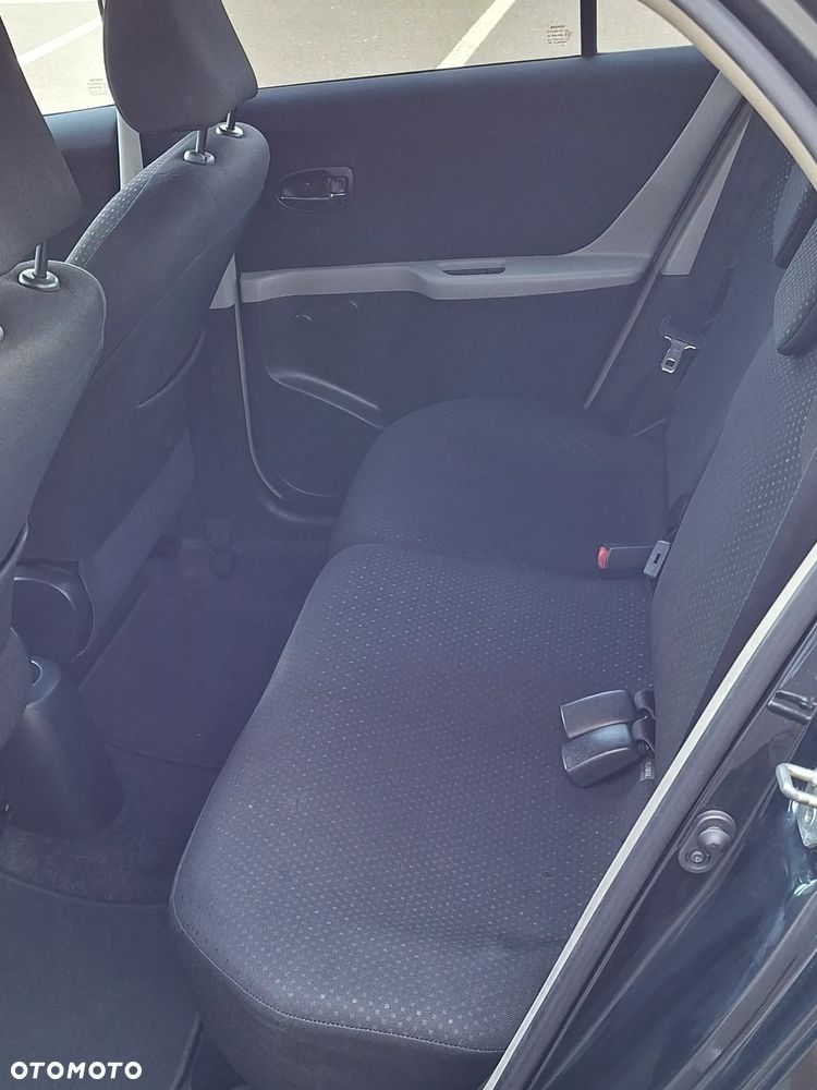 Toyota Yaris - 17