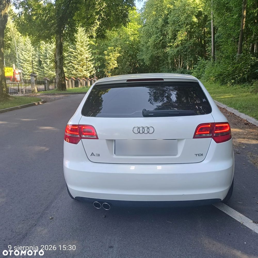 Audi A3 Sportback 1.6 TDI DPF Ambiente - 4