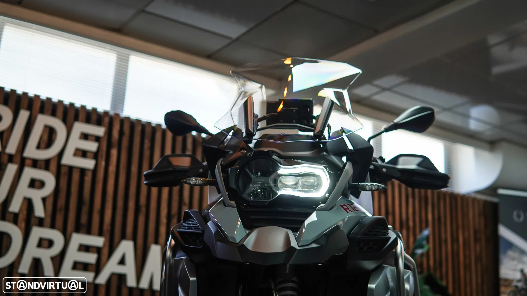BMW R 1250 GS Adventure C/ AKRAPOVIC COMPLETO - 26