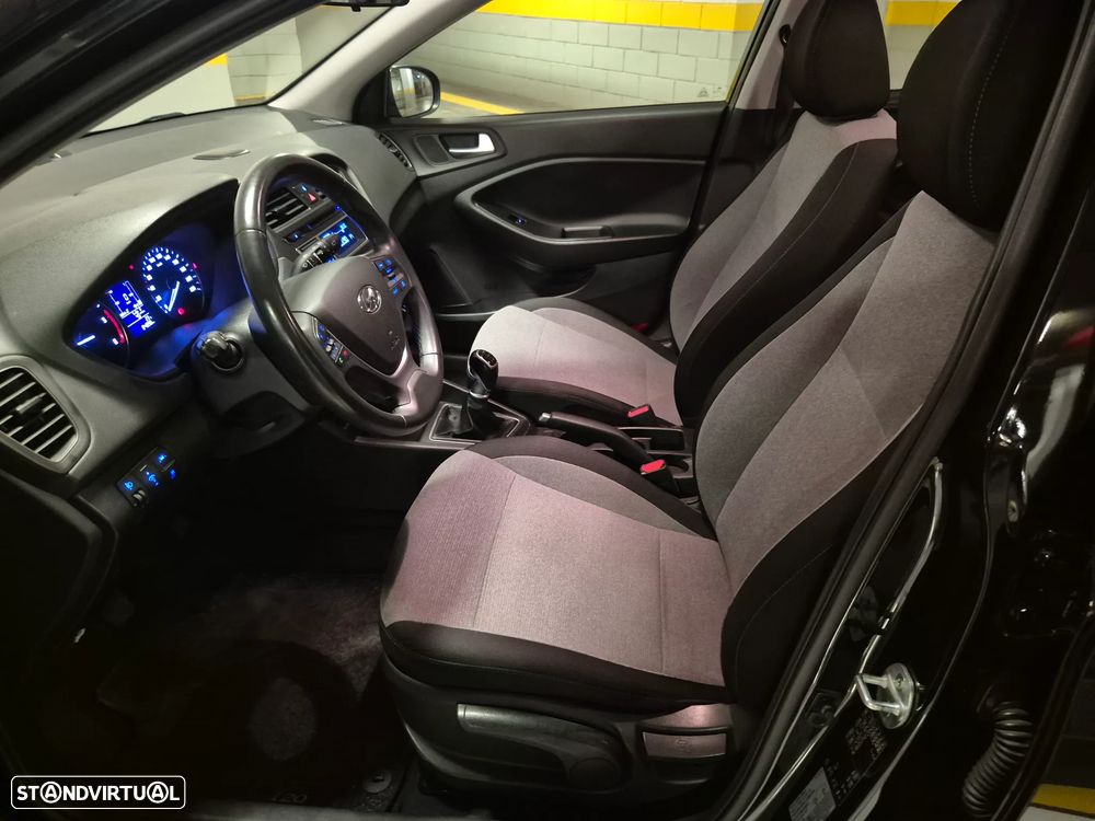 Hyundai i20 1.1 CRDi Blue Access+Bluetooth - 23