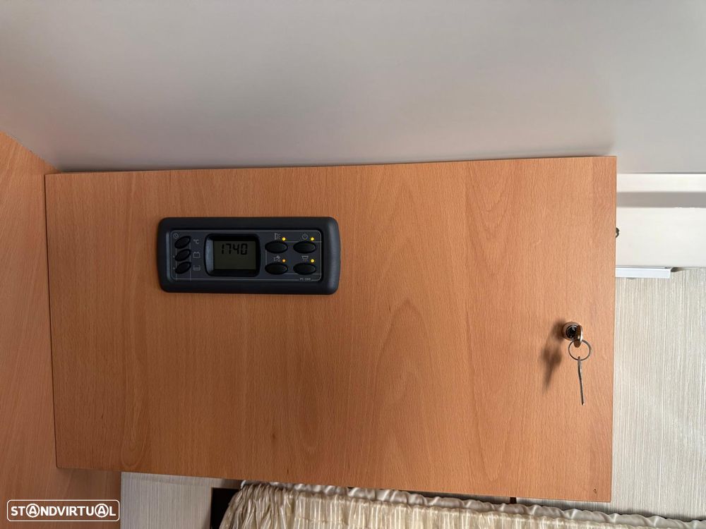 Mercedes-Benz Sprinter - 16