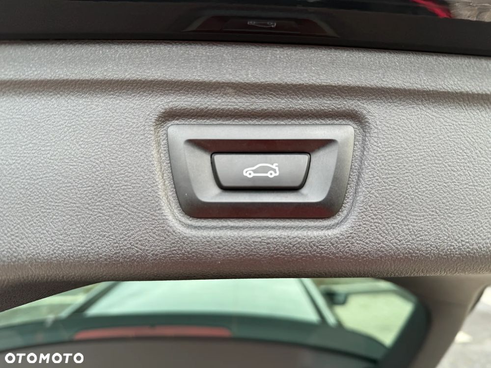 BMW Seria 3 320d xDrive M Sport Sport - 9