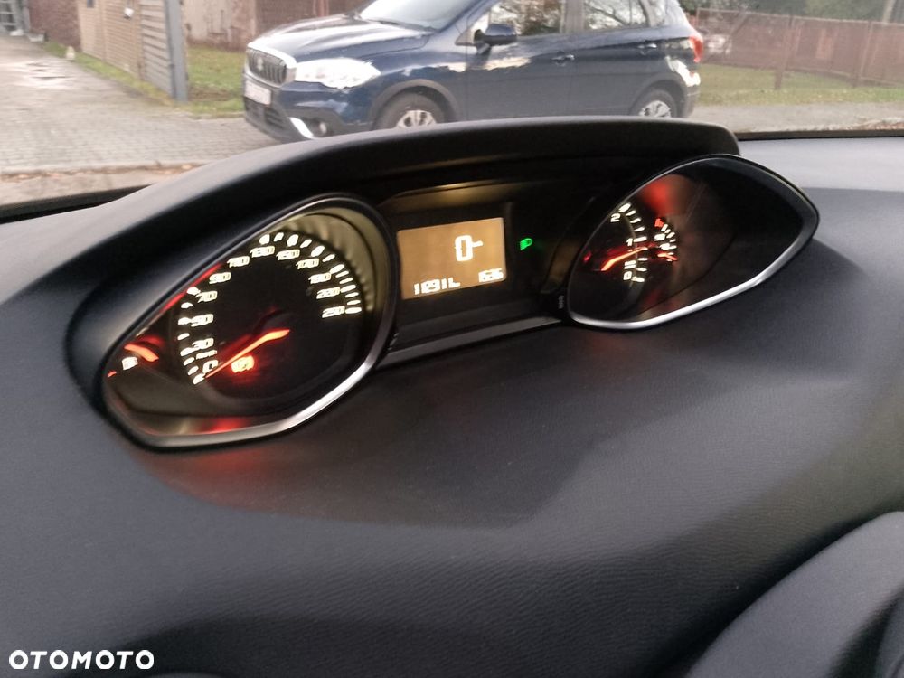 Peugeot 308 1.6 HDi Premium - 24