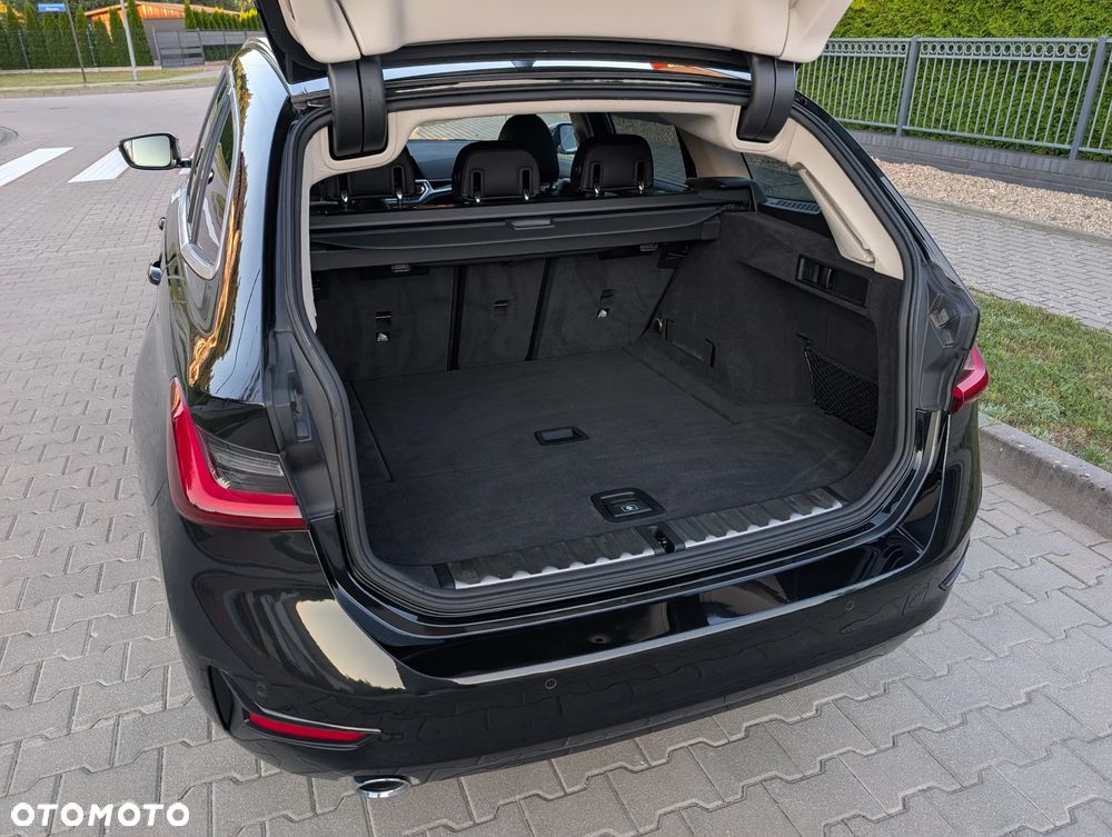 BMW Seria 3 320d MHEV Sport Line - 30