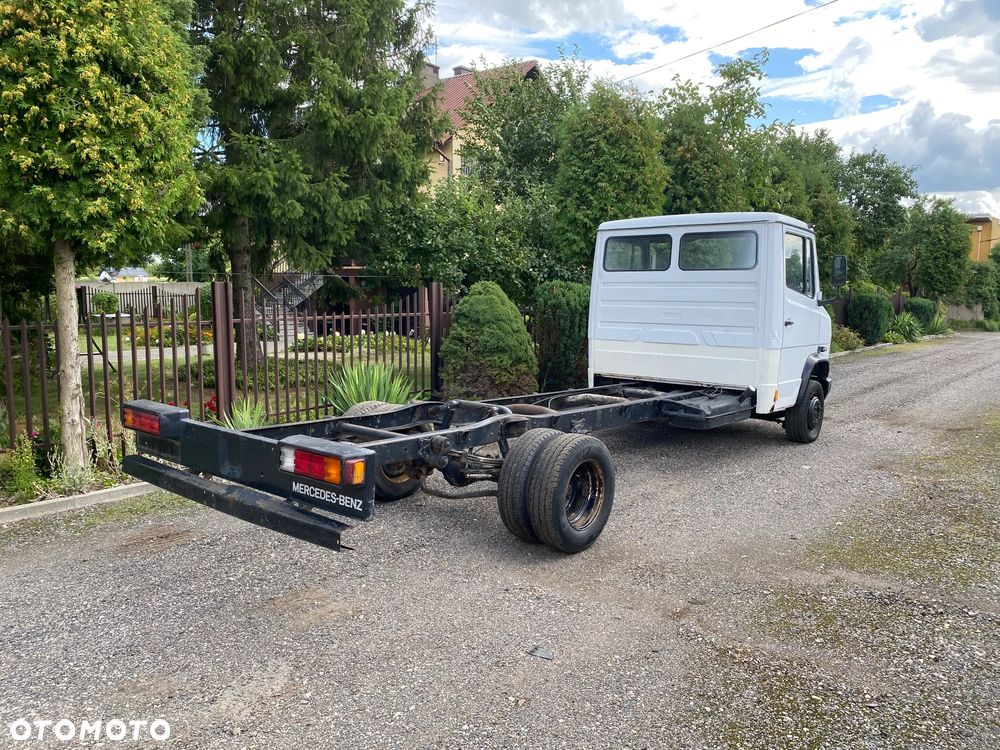 Mercedes-Benz 609D - 2