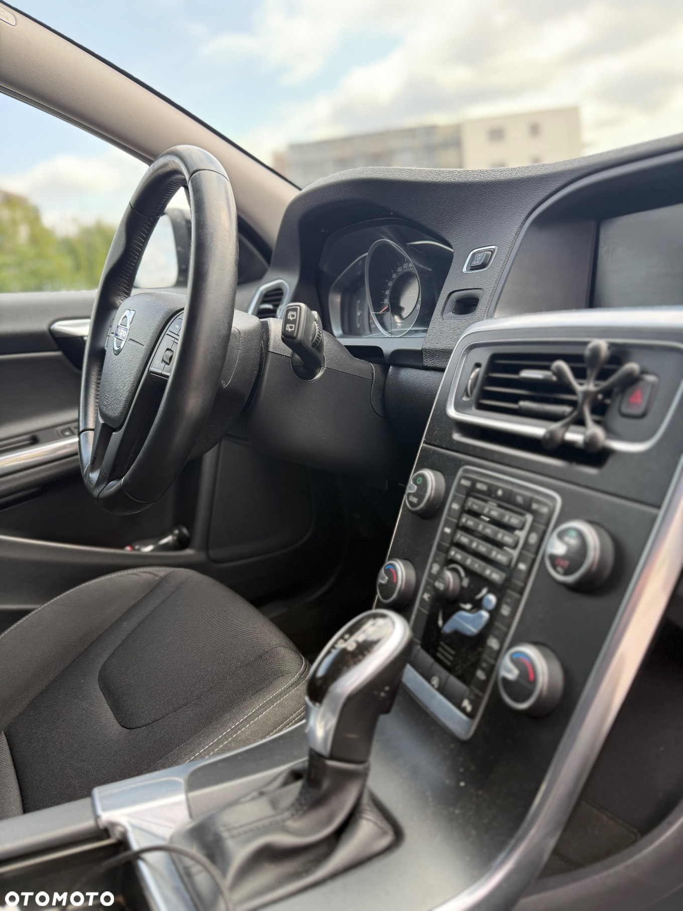 Volvo V60 D2 Drive-E Momentum - 10