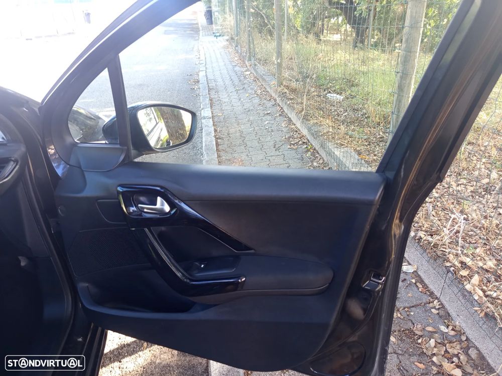 Peugeot 208 1.4 VTi Active - 26