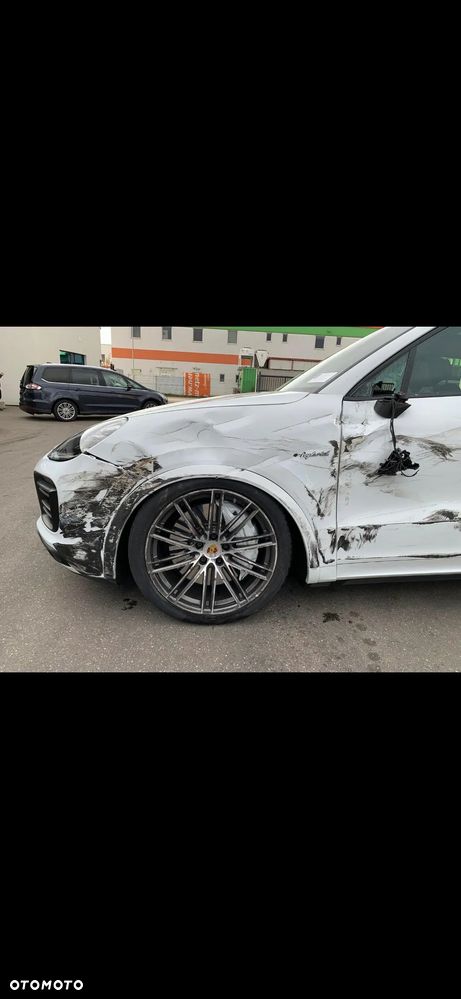 Porsche Cayenne E-Hybrid Tiptronic S Black Edition - 12