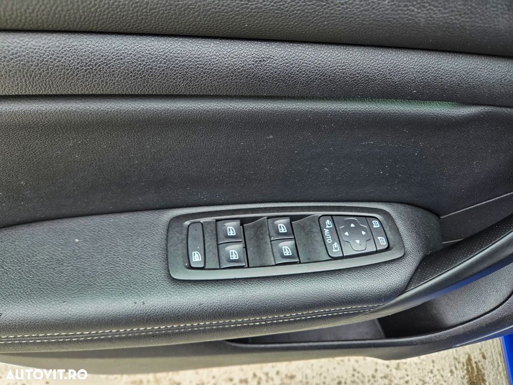 Renault Megane BLUE dCi 115 EDC BOSE EDITION - 20