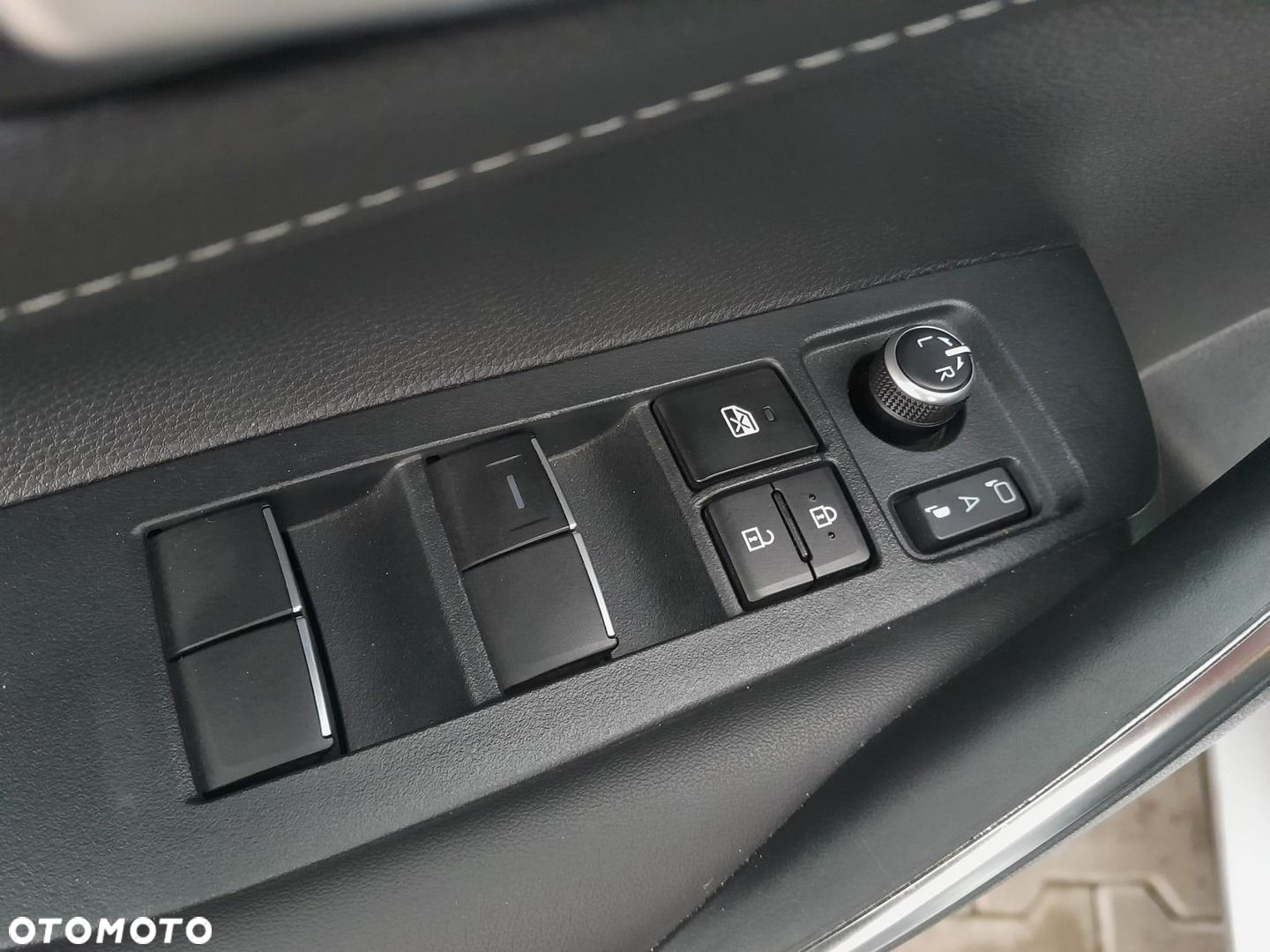 Toyota Corolla - 30