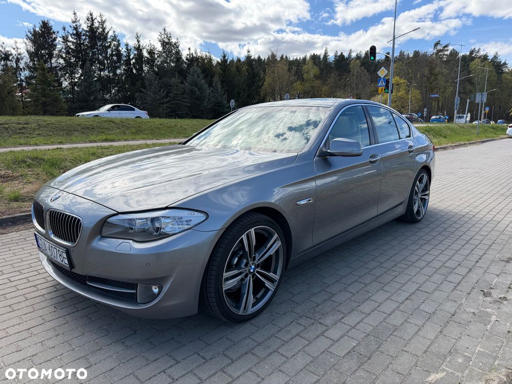 BMW Seria 5 523i - 1