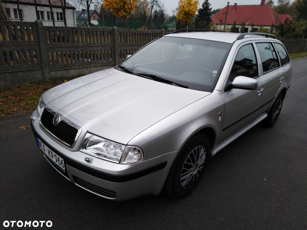Skoda Octavia 2.0 Combi Ambiente 4x4 - 11