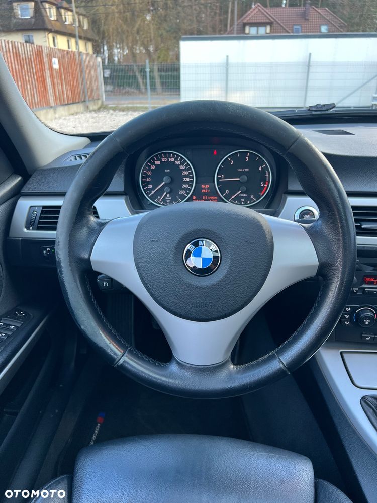 BMW Seria 3 320d - 16